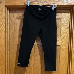 Athleta Black Cropped Leggings